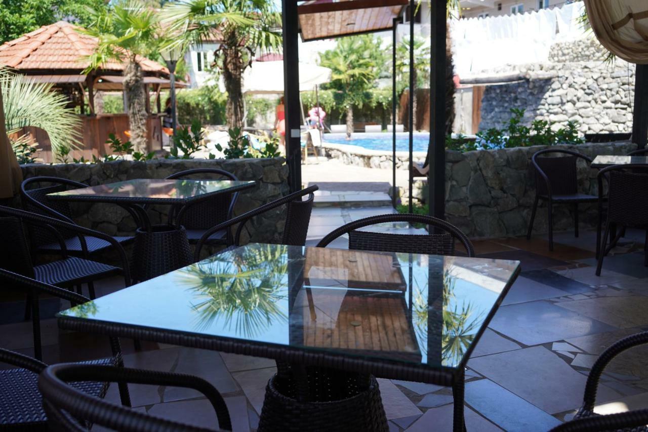 Ponto Hotel Kobuleti Ngoại thất bức ảnh